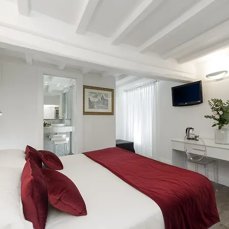 Navona Otel 3*