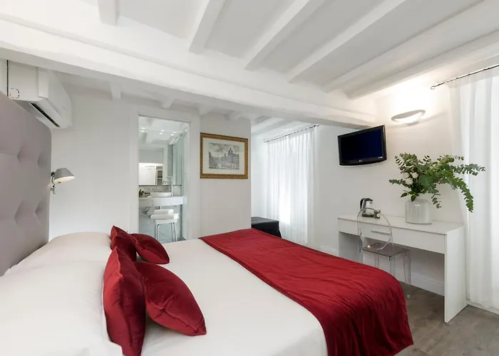 Navona Hotel 3*