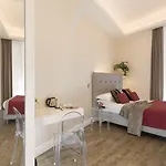 מלון Navona 3*